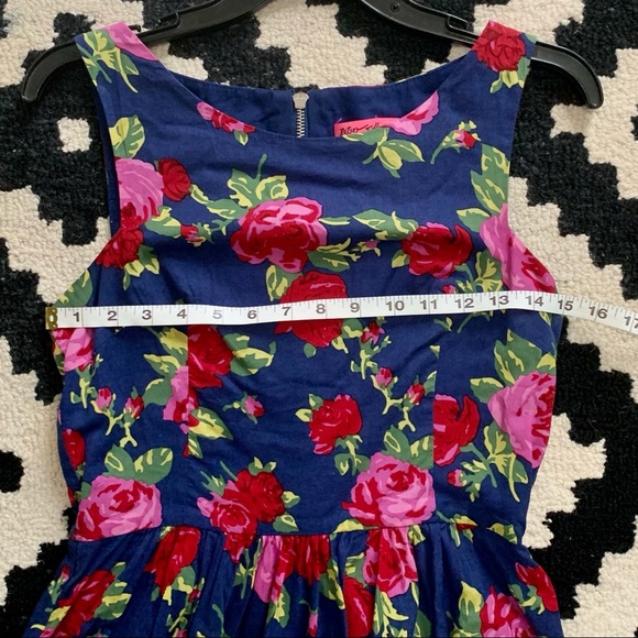 Betsey Johnson Floral Sleeveless Dress Size 4 - Picture 5 of 7